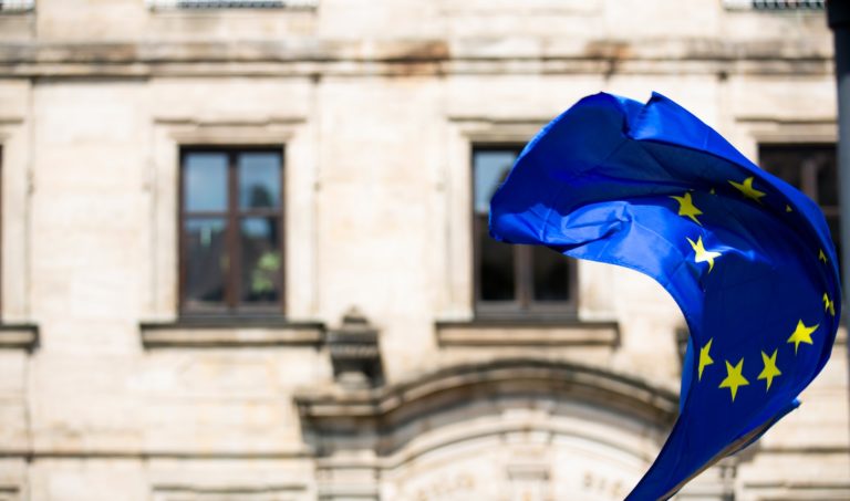 Digital Services Act – L’industria culturale e creativa italiana all’attacco della proposta di Regolamento sui servizi digitali nell’UE, domani al voto Digital Services Act – L’industria culturale e creativa italiana all’attacco della proposta di Regolamento sui servizi digitali nell’UE, domani al voto