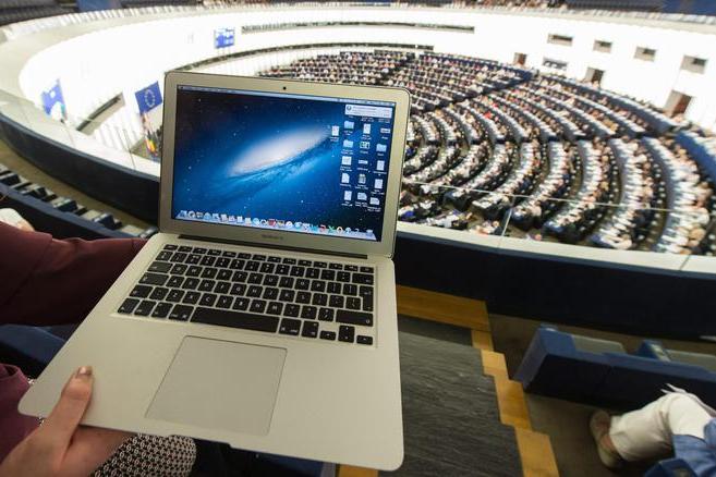 Via libera del Senato alla Direttiva Europea sul Copyright Via libera del Senato alla Direttiva Europea sul Copyright